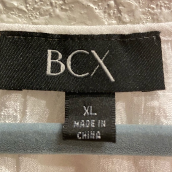 Macy’s BCX ombré blouse - Picture 2 of 5